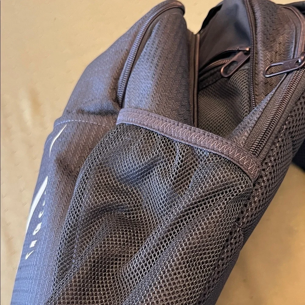 Nike dark green and White Men's Backpack BRAND NEW